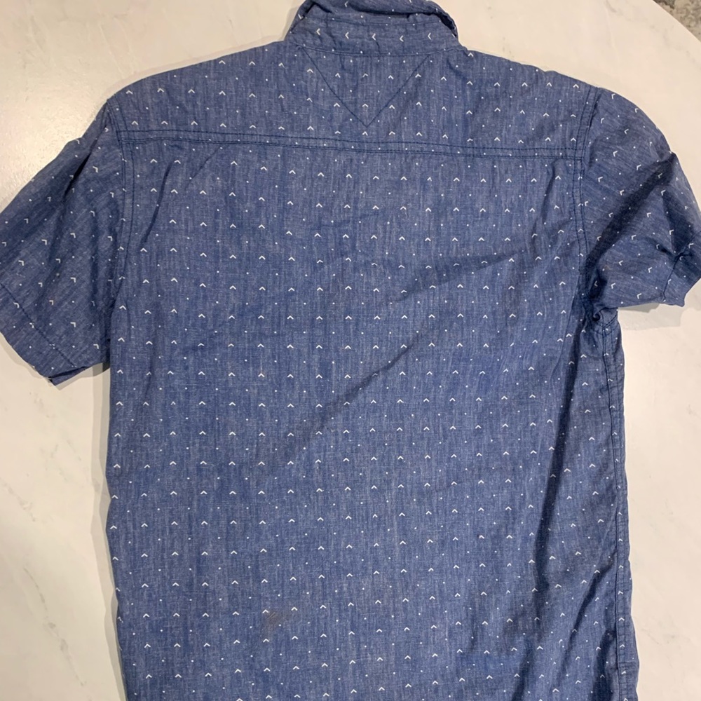 Tommy Hilfiger Patterned Button Up Tee - Picture 4 of 5